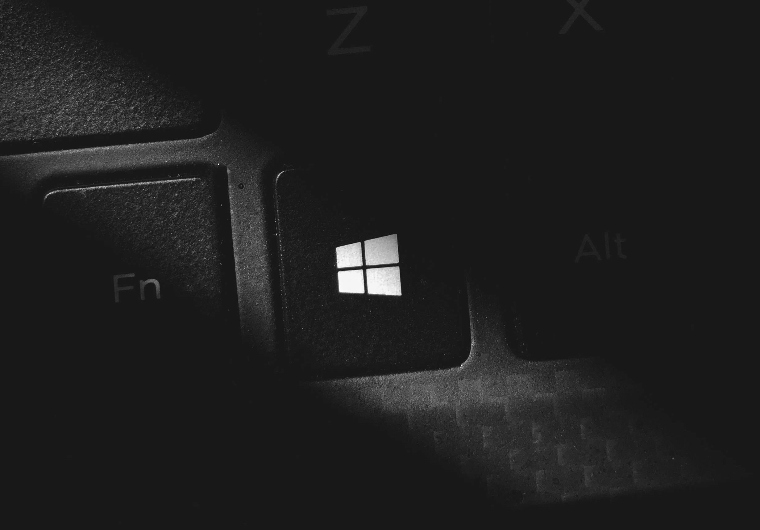 Windows 10 or Windows 11 - do you need to switch? Requirements, security and workarounds