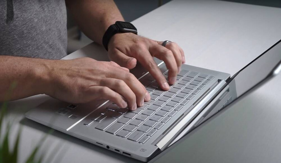 HP Chromebook Pro c640 tactile i5-10310U 8 Go 64 Go eMMC 1920x1080 Classe A Chrome OS