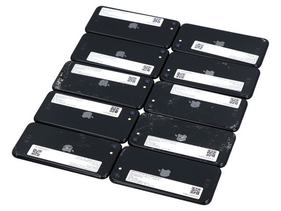 Pakiet 10 sztuk Apple iPhone SE 2020 3GB 64GB Klasa C