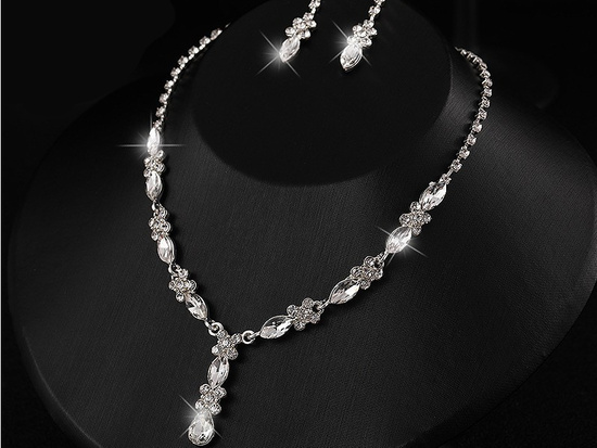 Dream Jewelry Set Silver Necklace + Earrings