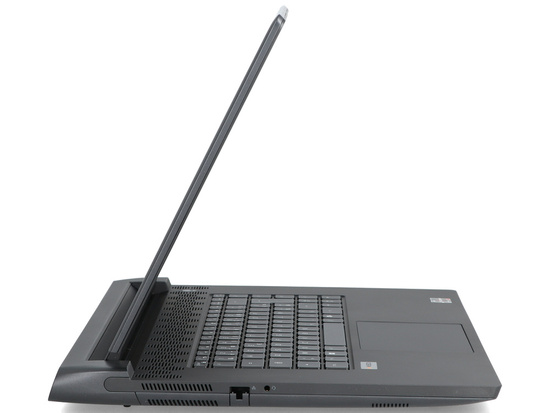 Dell Alienware M17 R5 AMD Ryzen 7 6800H 16GB 1TB 2560x1440 AMD Radeon RX 6700 Clase A Windows 11 Professional