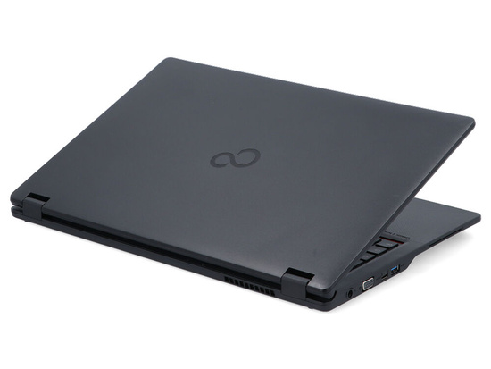 Fujitsu LifeBook E558 i3-7130U 8GB 256GB SSD 1920x1080 Třída A