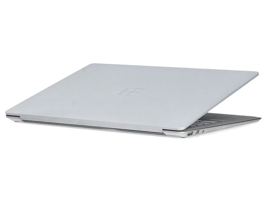 Microsoft Surface Laptop i7-7660U 8GB 256GB SSD 13,5" 2256x1504 Alcantara Třída A Windows 10 Professional