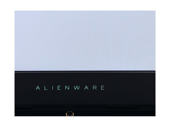 QWERTY Dell Alienware 15 R4 i7-8750H 32GB 1TB M.2 1920x1080 Nvidia GeForce GTX 1070 Klasse A Windows 11 Professional