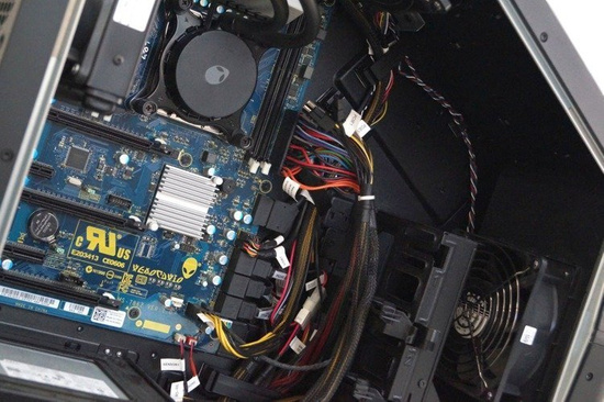 Комп'ютер Dell AlienWare Area 51 R2 i7-5820K ШІСТЬ ЯДЕР 16ГБ 480ГБ SSD 2x GTX 980 Windows 10 Professional